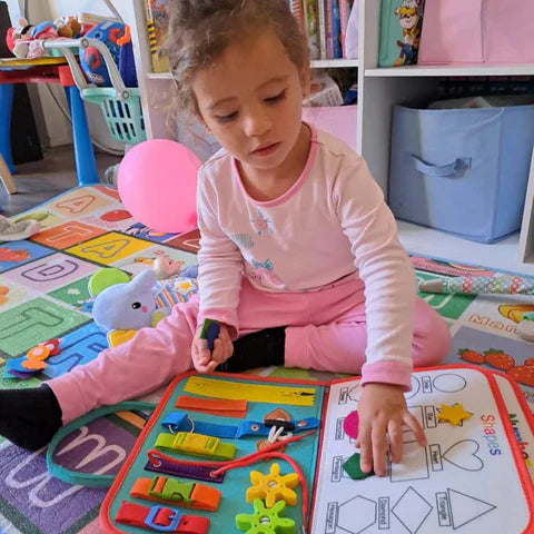 Interaktywna książeczka sensoryczna Montessori